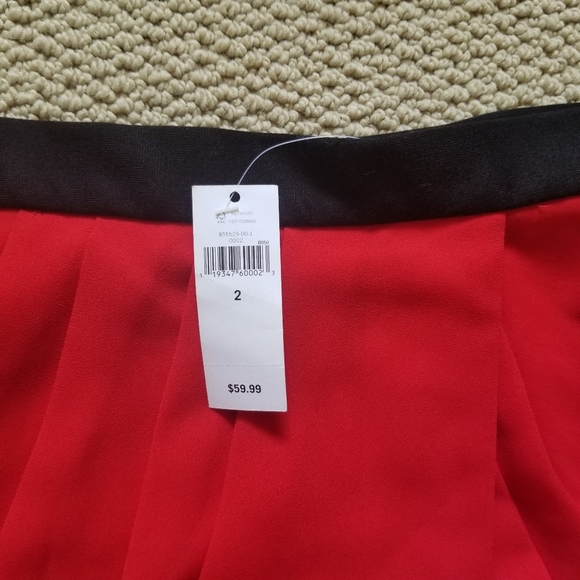 NWT Banana Republic red tulip hem skirt size 2 - Picture 2 of 4